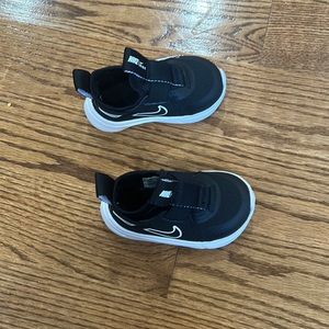 Shoes Nike size 4c kids new.